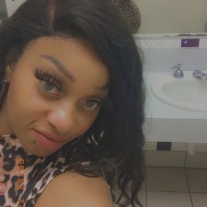 Meet your Posher, Sharetta